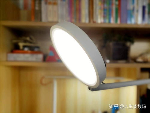 照明看護(hù)兩不誤，陪伴永不掉線——?jiǎng)?chuàng)米小白智能護(hù)眼臺(tái)燈體驗(yàn)